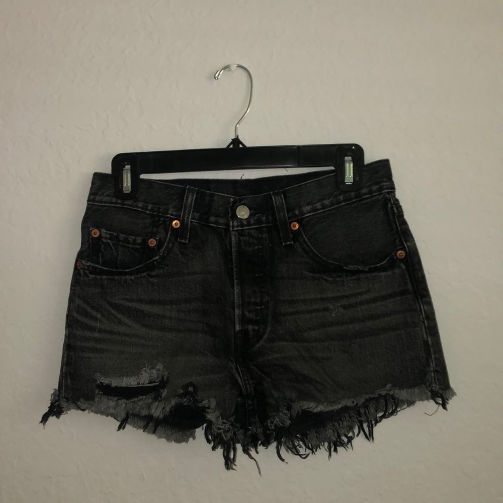 Levi’s distressed frayed shorts